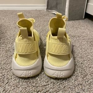 Women’s Nike Air Huarache Run Ultra Breathe